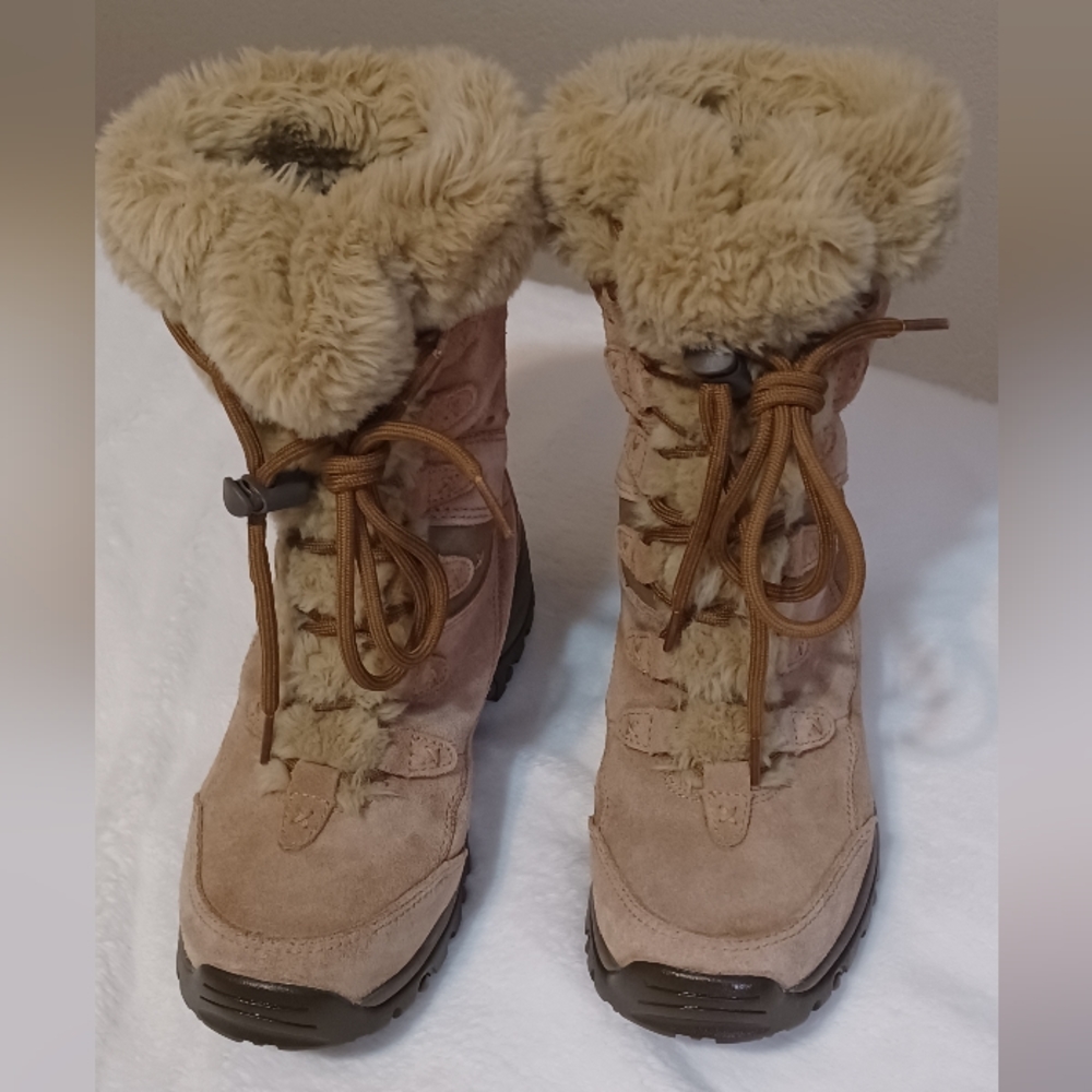 NEW HI TEC SNOW BOOTS 👢